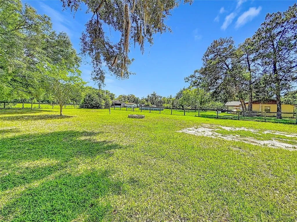 900 NE 165th Street Citra FL 32113