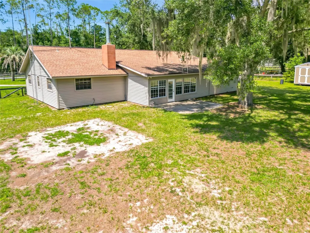 900 NE 165th Street Citra FL 32113