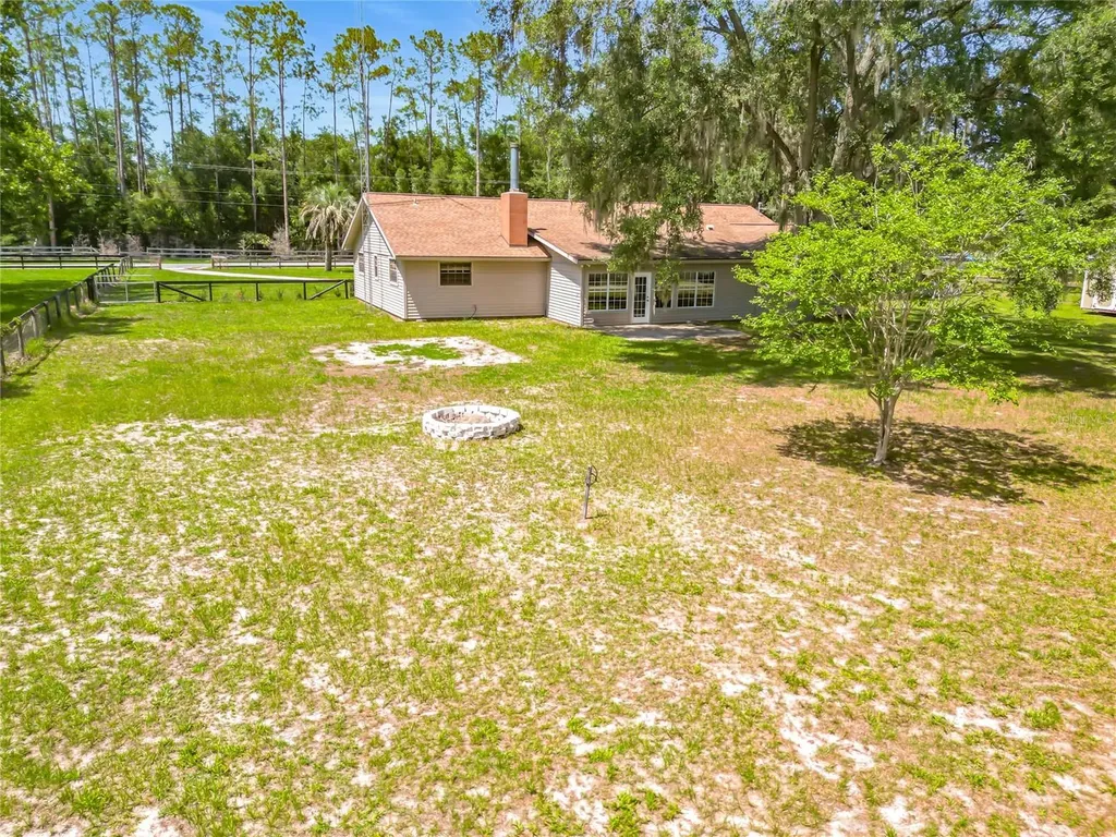 900 NE 165th Street Citra FL 32113