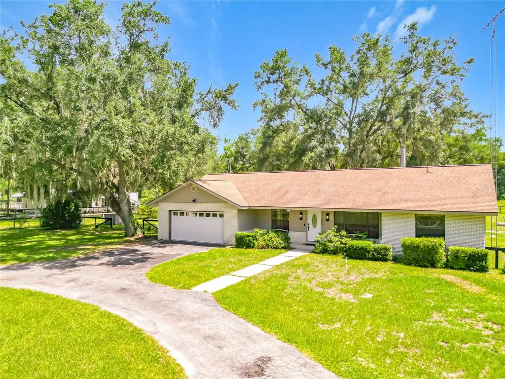 900 NE 165th Street Citra FL 32113
