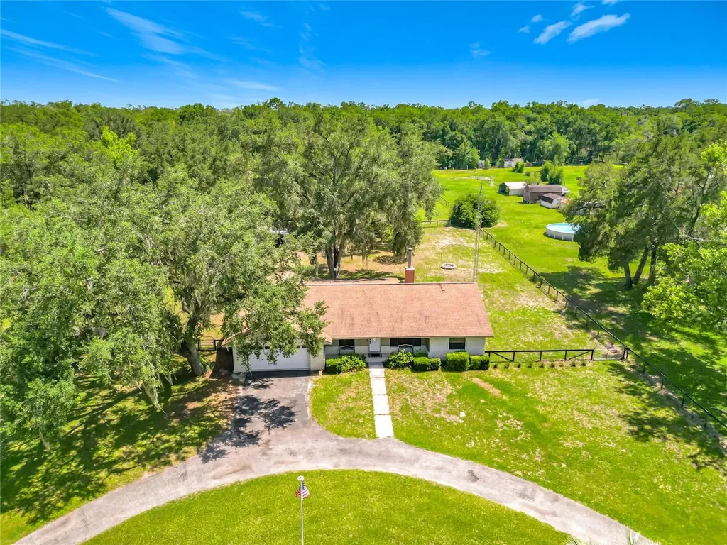 900 NE 165th Street Citra FL 32113