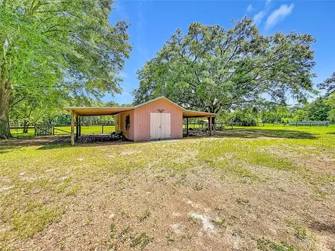 900 NE 165th Street Citra FL 32113