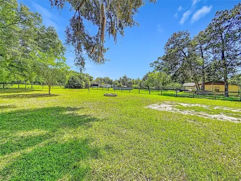 900 NE 165th Street Citra FL 32113