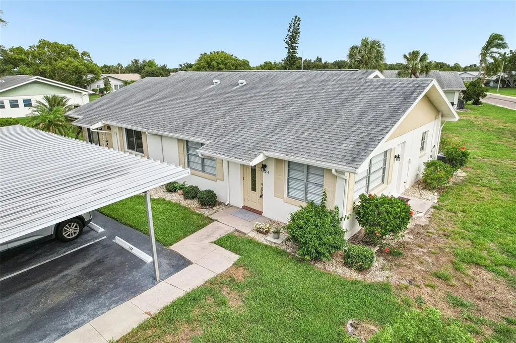 124 Gloucester Boulevard Sun City Center FL 33573