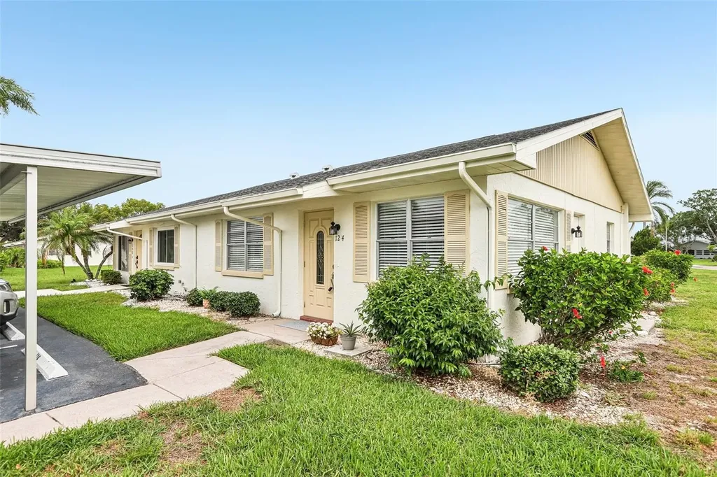 124 Gloucester Boulevard Sun City Center FL 33573