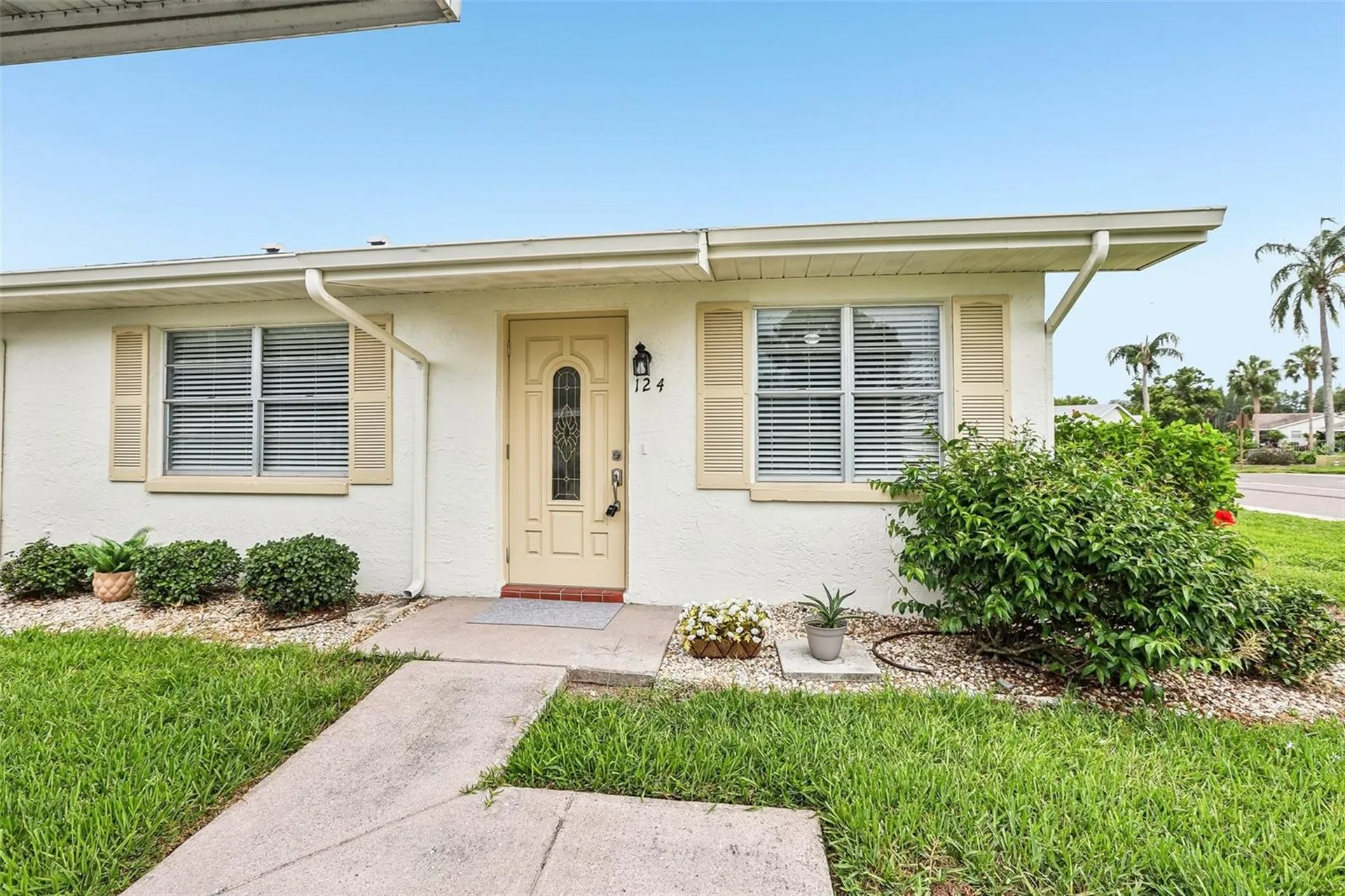 124 Gloucester Boulevard Sun City Center FL 33573