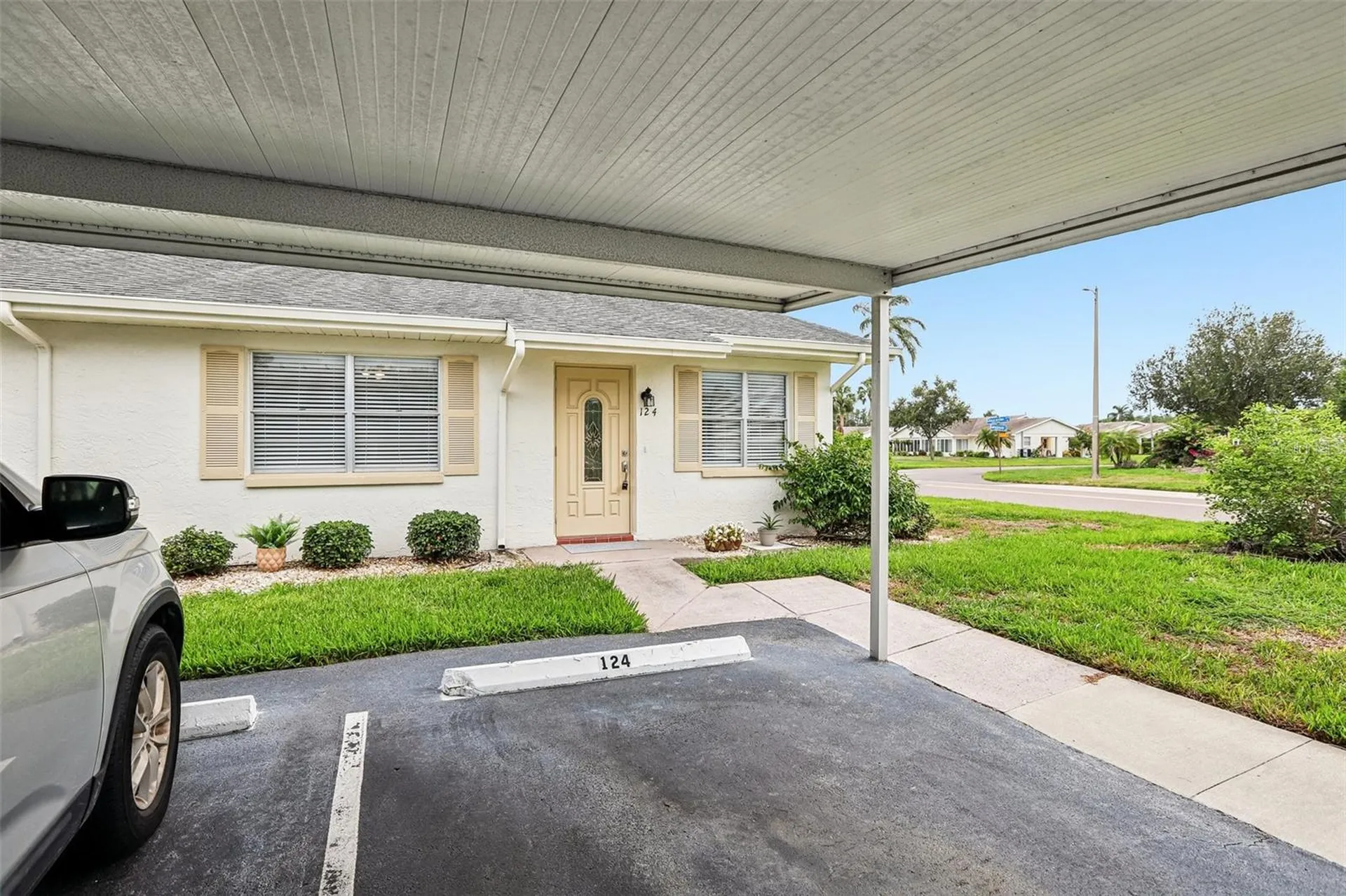 124 Gloucester Boulevard Sun City Center FL 33573