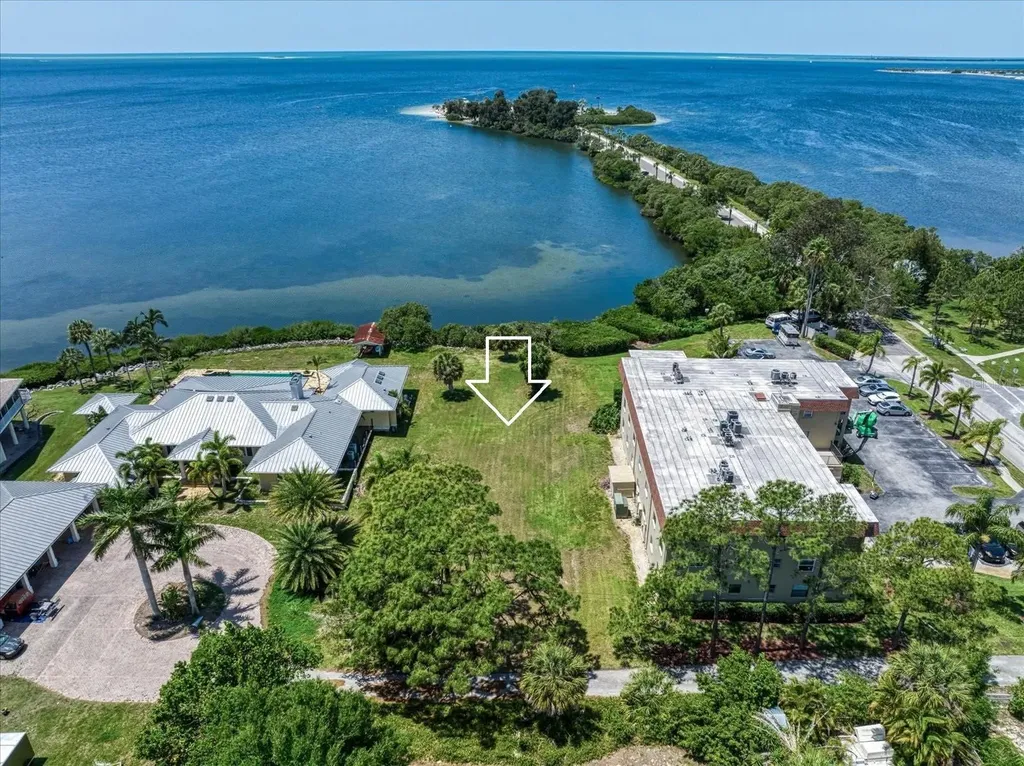 1725 Gulf Road Tarpon Springs FL 34689