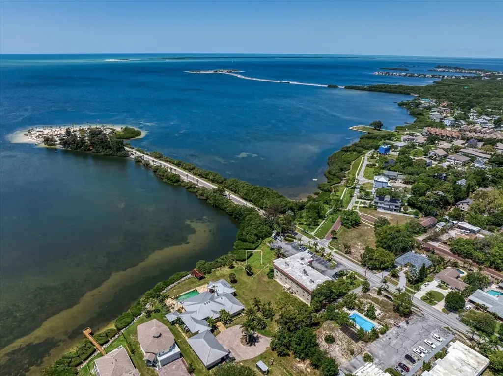 1725 Gulf Road Tarpon Springs FL 34689