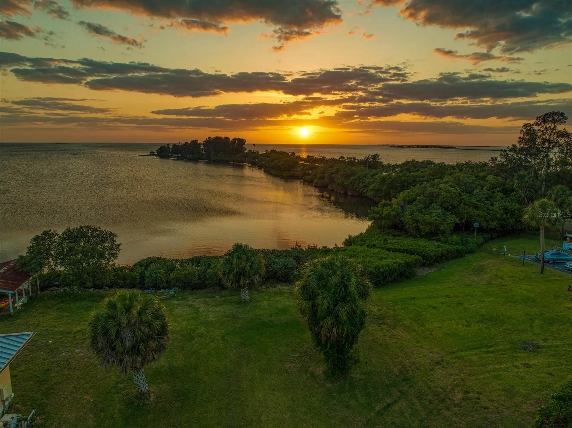 1725 Gulf Road Tarpon Springs FL 34689