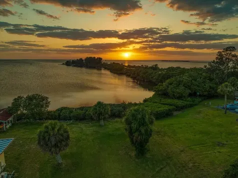 1725 Gulf Road Tarpon Springs FL 34689