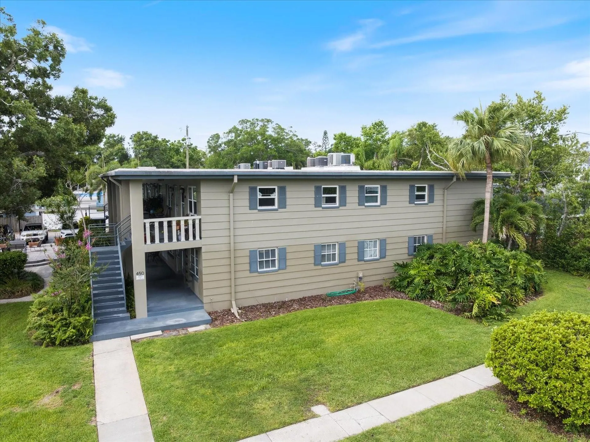 450 32nd Avenue N St Petersburg FL 33704