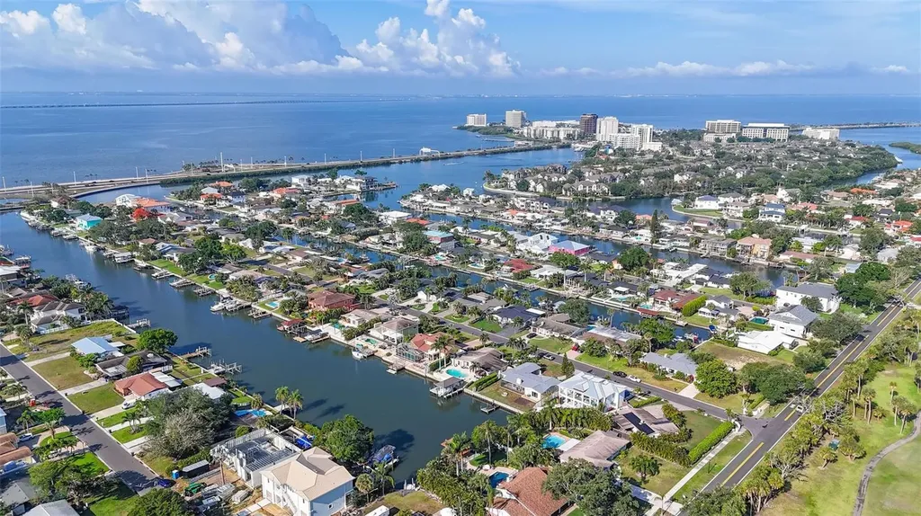 3945 Fontainebleau Drive Tampa FL 33634