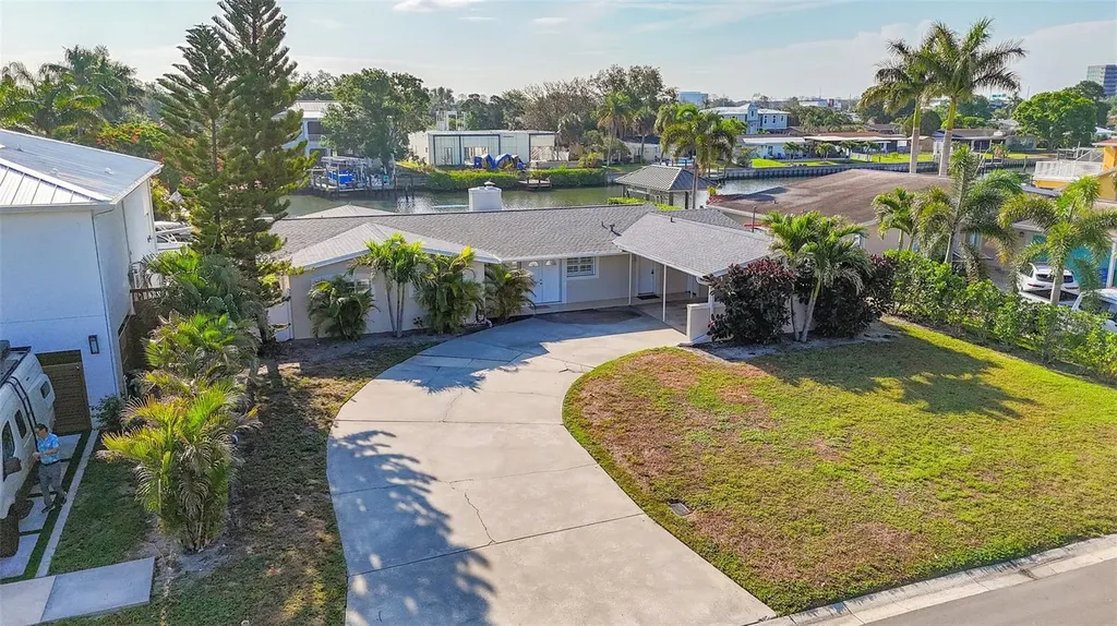 3945 Fontainebleau Drive Tampa FL 33634