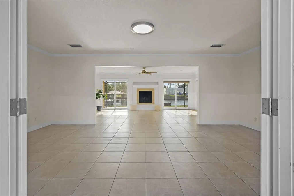 3945 Fontainebleau Drive Tampa FL 33634