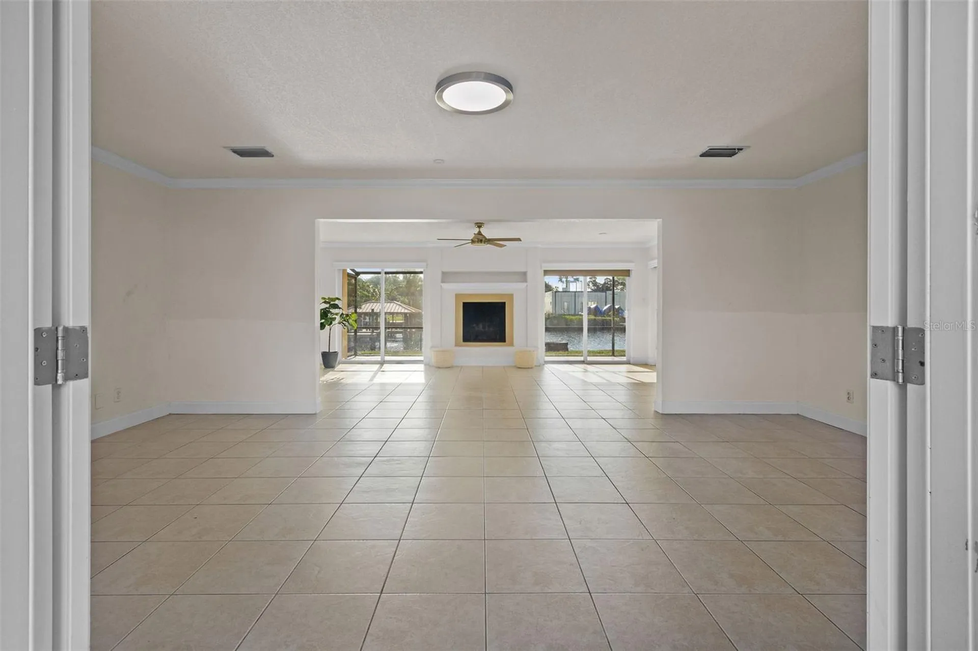 3945 Fontainebleau Drive Tampa FL 33634