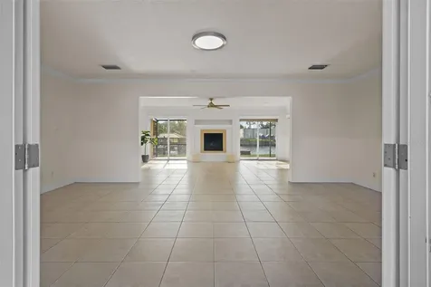 3945 Fontainebleau Drive Tampa FL 33634