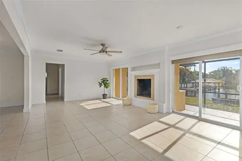 3945 Fontainebleau Drive Tampa FL 33634