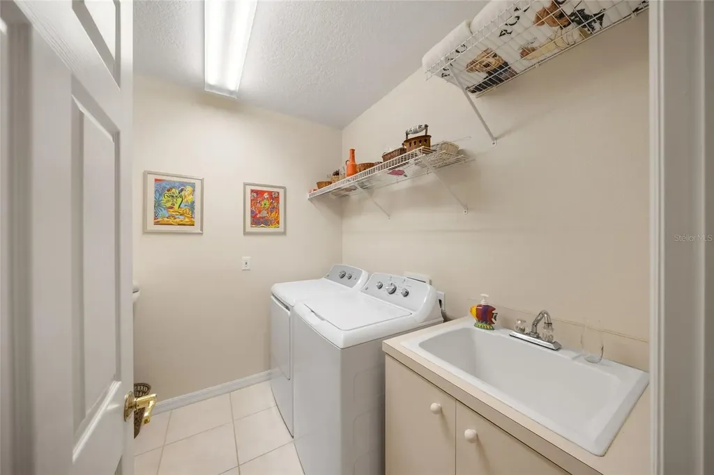 7718 Silver Bell Drive Sarasota FL 34241