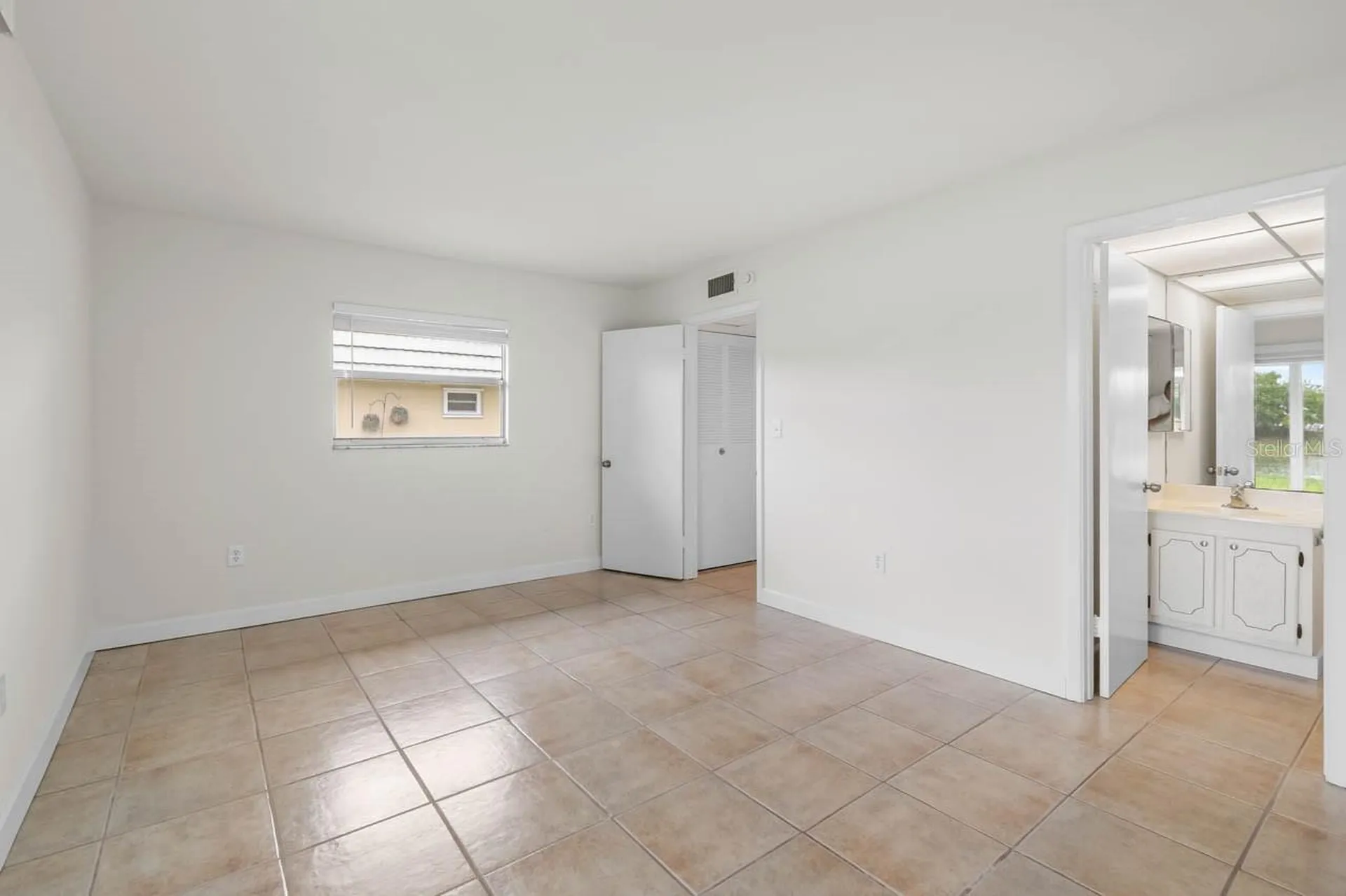 201 Kings Boulevard Sun City Center FL 33573