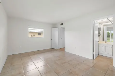 201 Kings Boulevard Sun City Center FL 33573