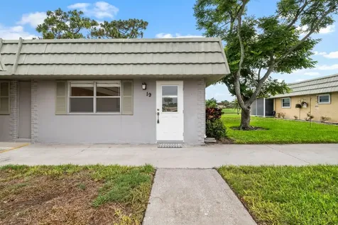 201 Kings Boulevard Sun City Center FL 33573