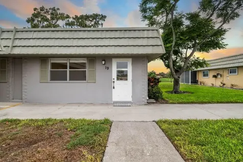201 Kings Boulevard Sun City Center FL 33573
