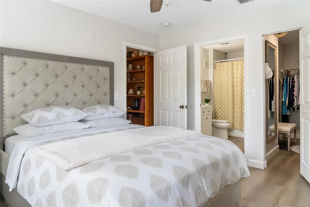 8933 Manor Loop Bradenton FL 34202