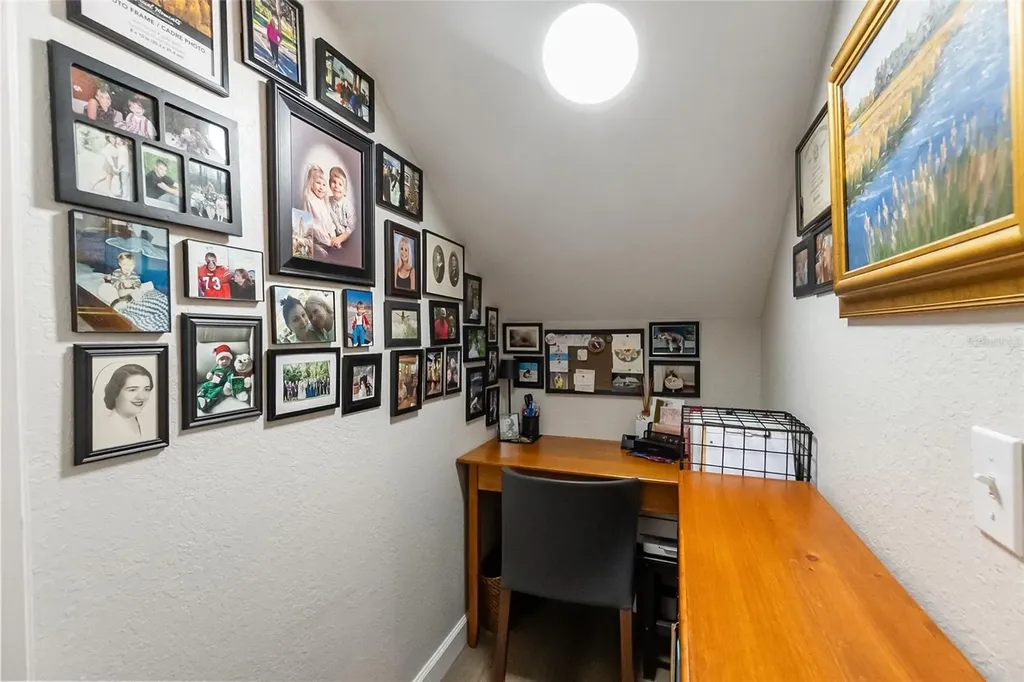 8933 Manor Loop Bradenton FL 34202