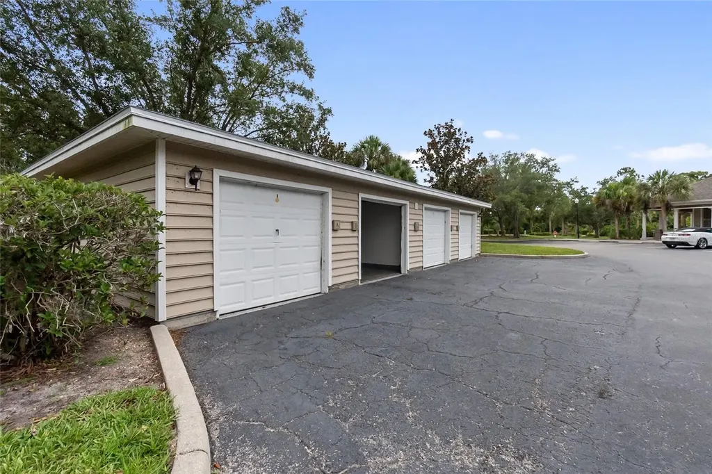 8933 Manor Loop Bradenton FL 34202