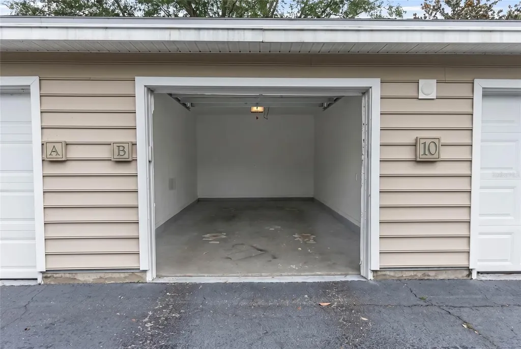 8933 Manor Loop Bradenton FL 34202