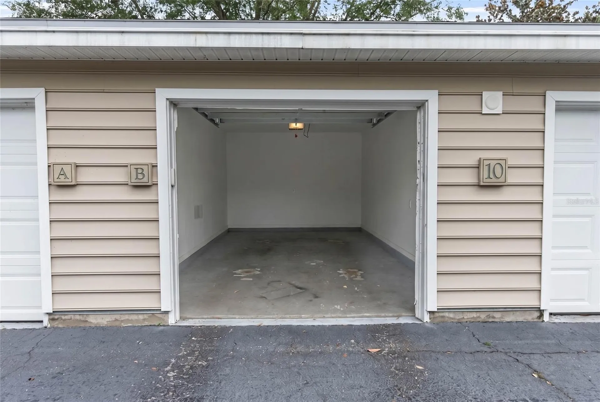 8933 Manor Loop Bradenton FL 34202