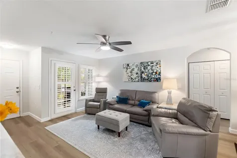 8933 Manor Loop Bradenton FL 34202