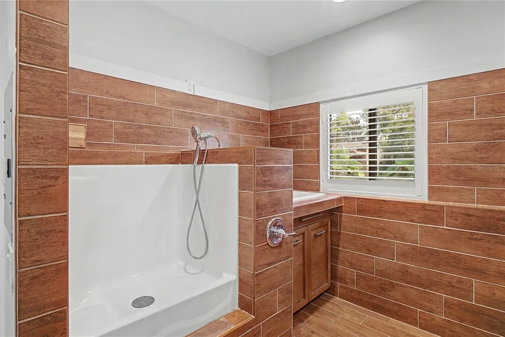 651 Magnolia Drive Altamonte Springs FL 32701