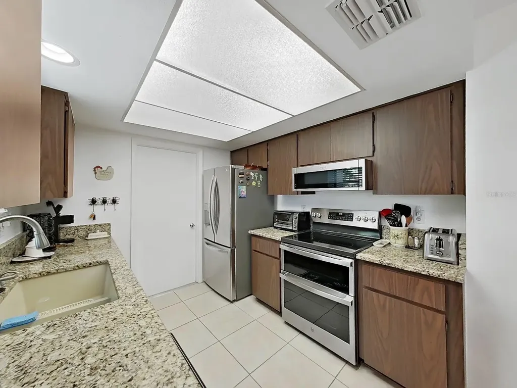 2819 Thistle Court S Palm Harbor FL 34684