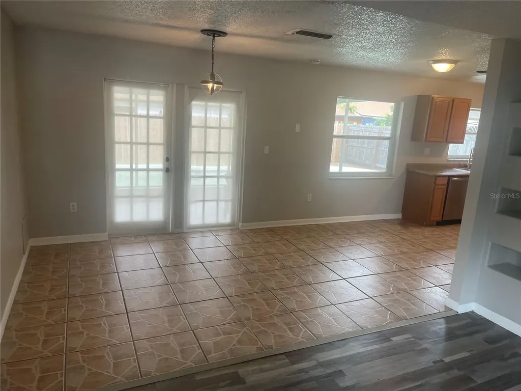 906 Essex Road Brandon FL 33510