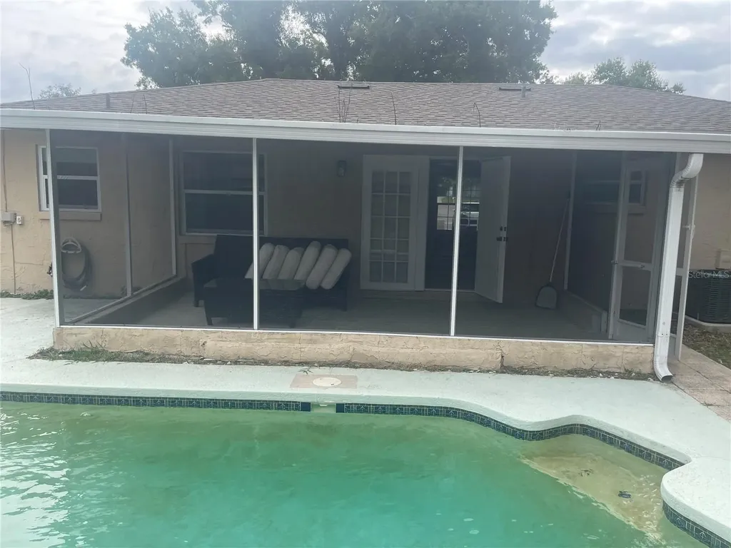 906 Essex Road Brandon FL 33510