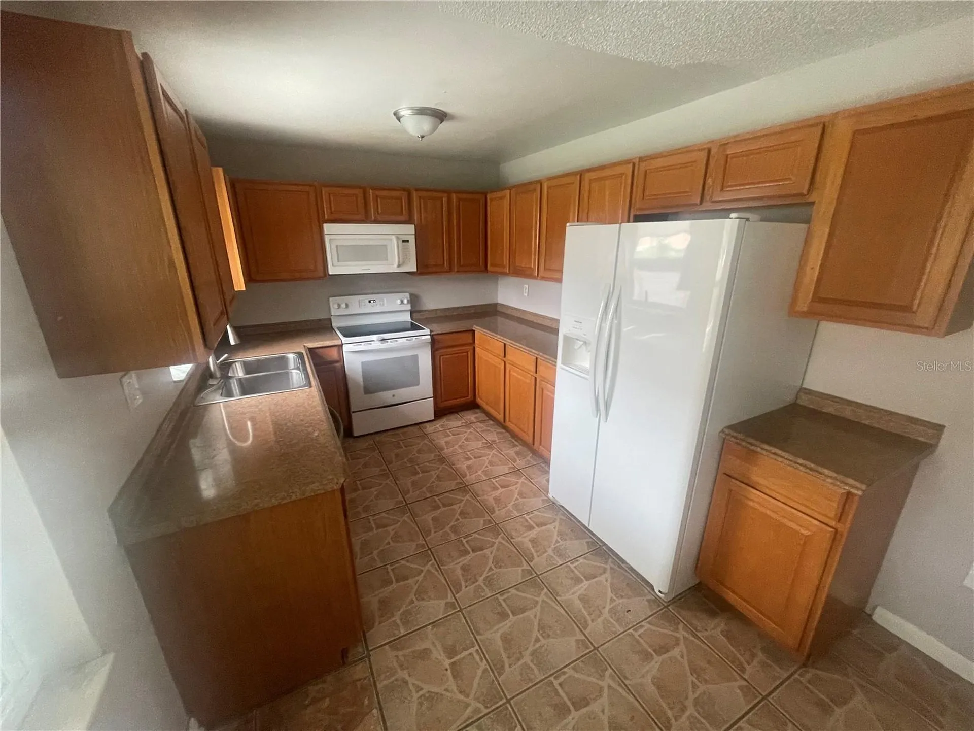 906 Essex Road Brandon FL 33510