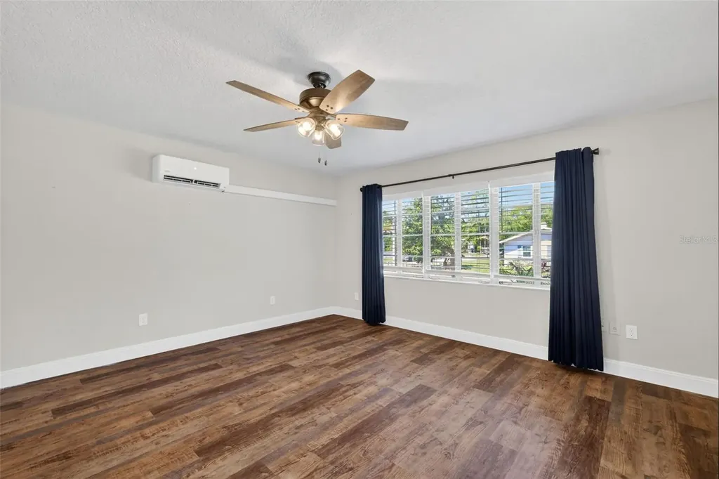 1012 S Baker Street Mount Dora FL 32757