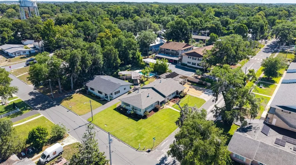 1012 S Baker Street Mount Dora FL 32757