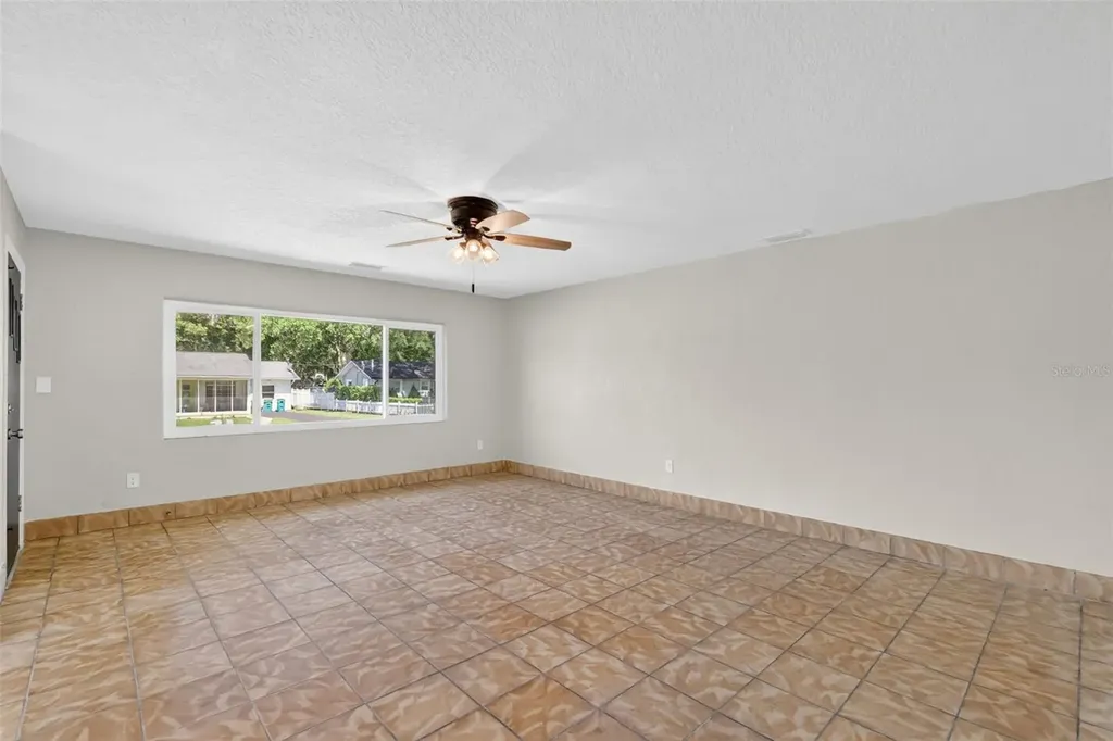 1012 S Baker Street Mount Dora FL 32757