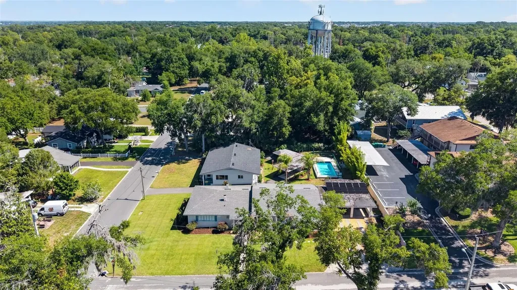 1012 S Baker Street Mount Dora FL 32757