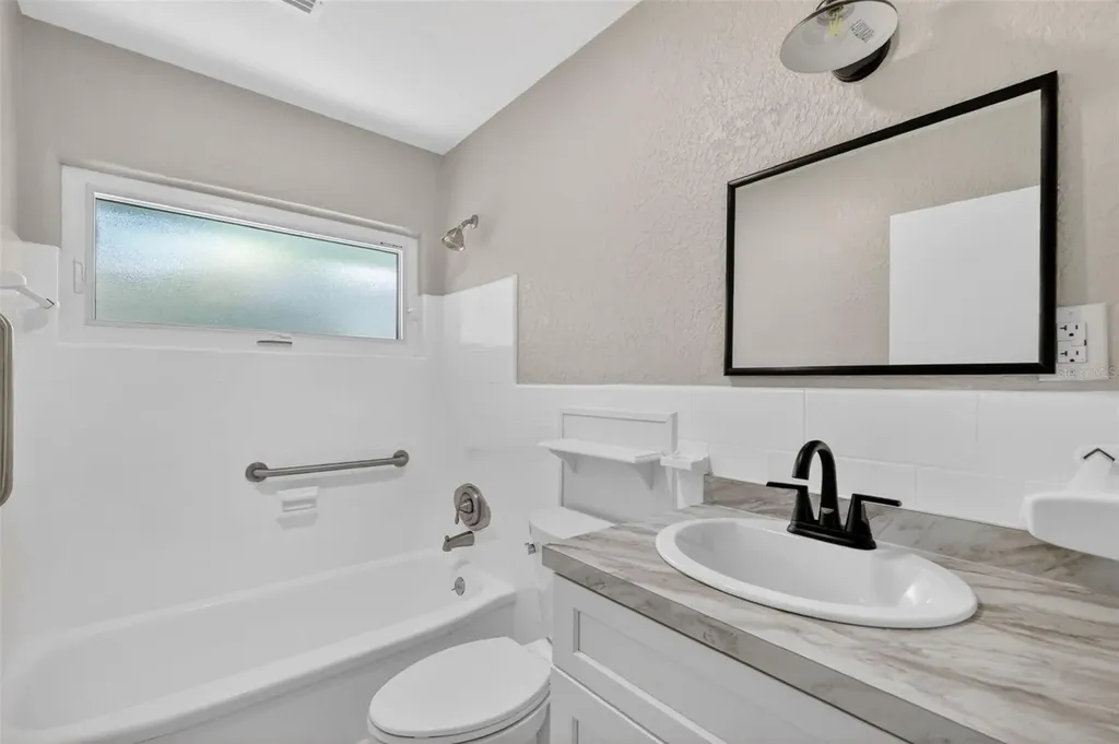 1012 S Baker Street Mount Dora FL 32757