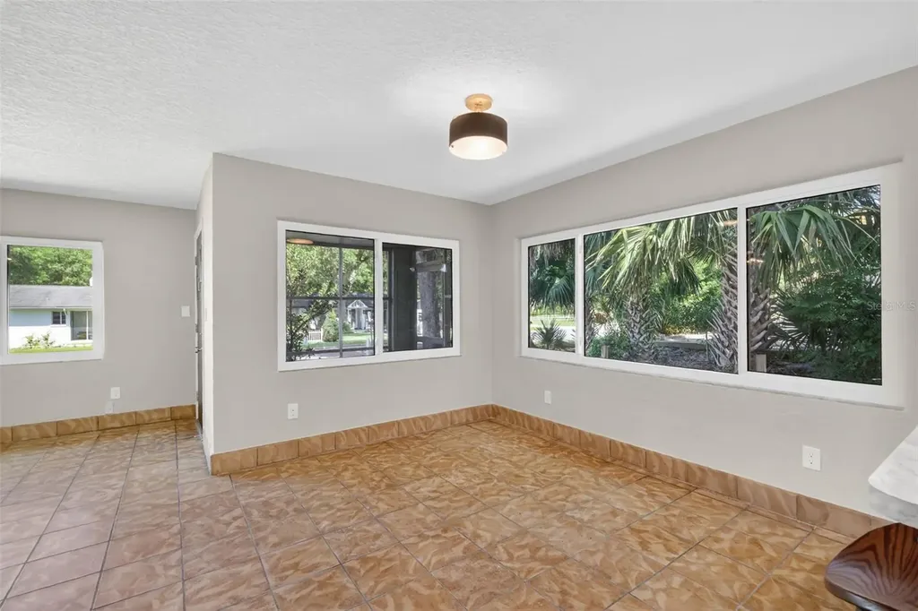 1012 S Baker Street Mount Dora FL 32757