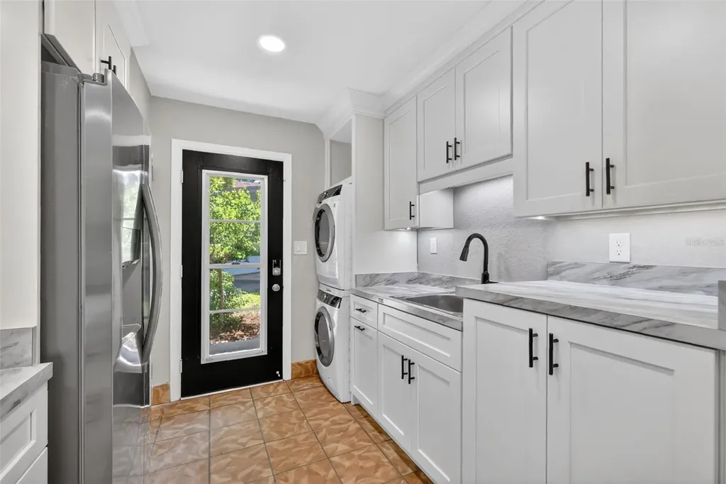 1012 S Baker Street Mount Dora FL 32757