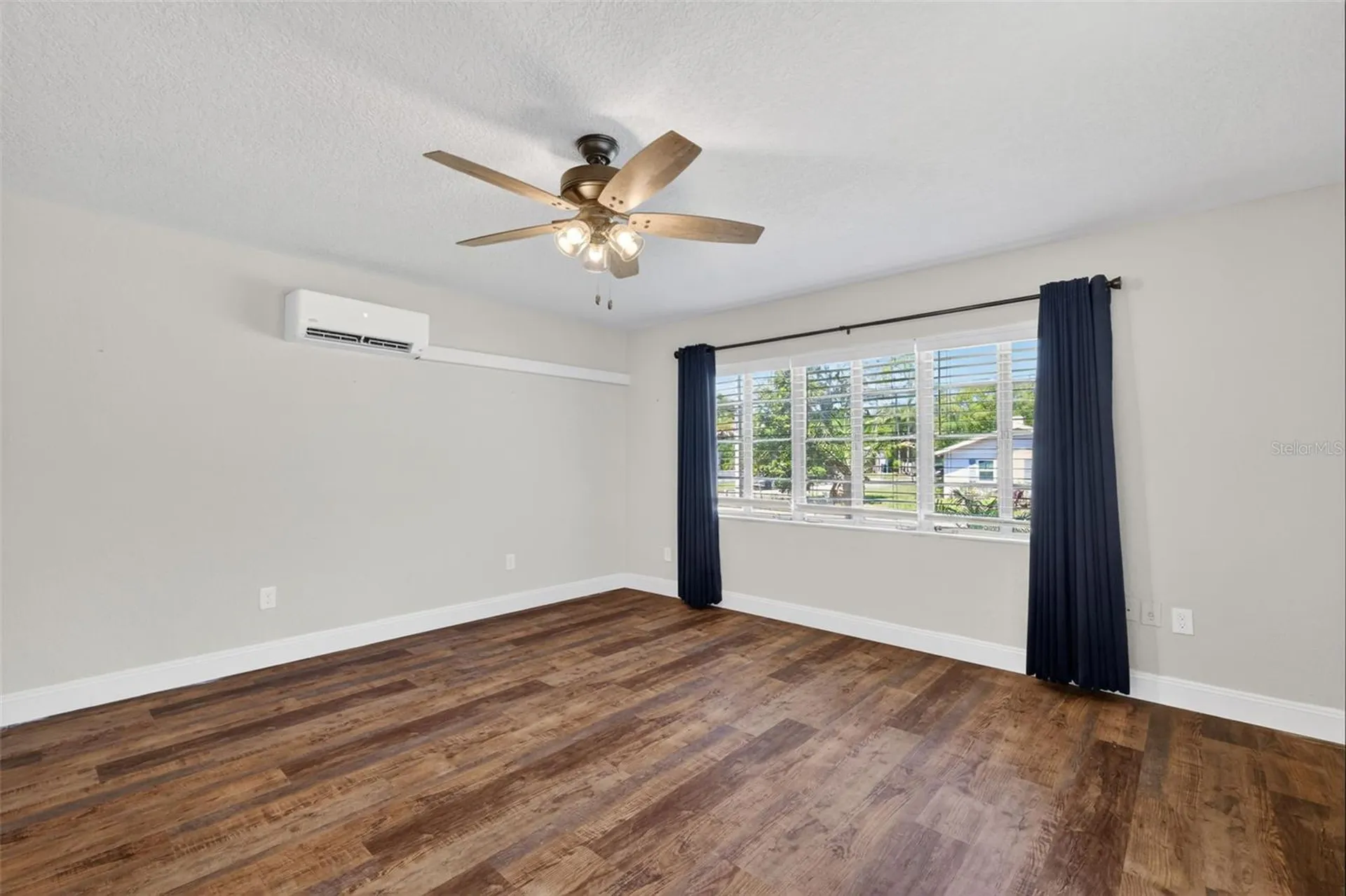 1012 S Baker Street Mount Dora FL 32757