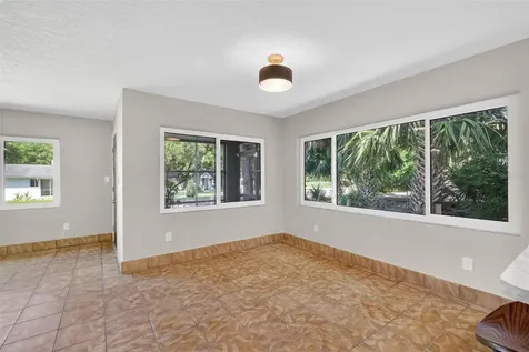 1012 S Baker Street Mount Dora FL 32757