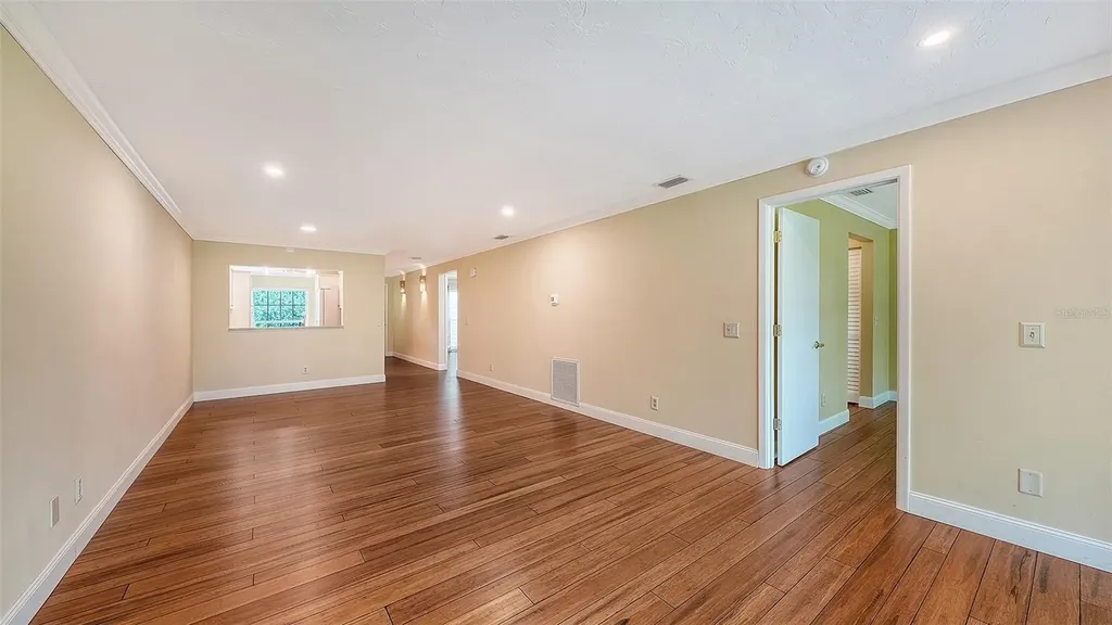 4489 Longmeadow Sarasota FL 34235