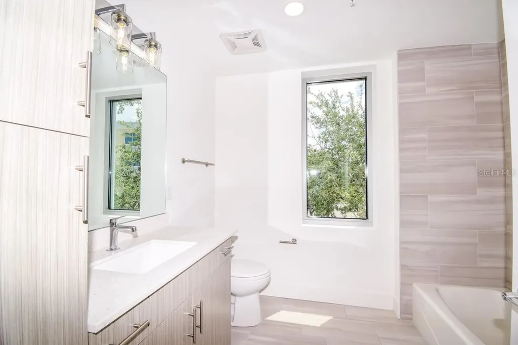 1709 N Tamiami Trail Sarasota FL 34234
