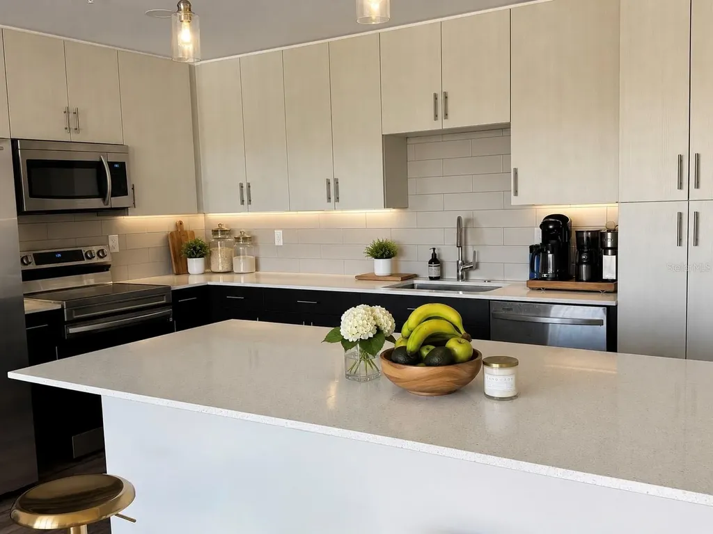 1709 N Tamiami Trail Sarasota FL 34234